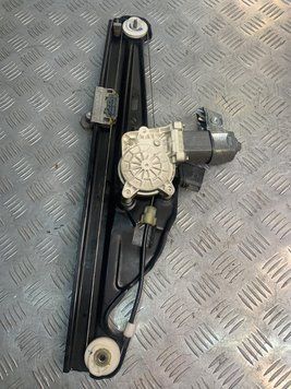 Б/У Стеклоподъемник задний Левый/Правый BMW 5 E60 51357184745 51357184746 51357184745 фото