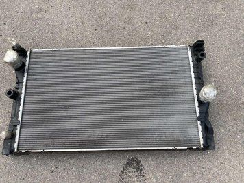 Б/В Радіатор двигуна BMW 5 G30 B47 17118474823 17118474823 фото