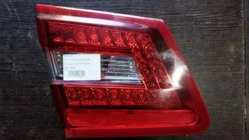 Б/У стоп левый внутренний на багажнике Mercedes E220 W212 идеальное состоение A2128200964 A2128200964 фото