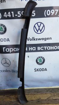 Б/У Накладка крышки багажника уплотнитель Mercedes E220 W212 A2126902130 A2126902130 фото