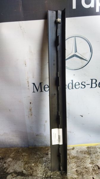 Б/В накладка порога внутрішня передня права Mercedes E220 W212 212686236 2126860236 фото