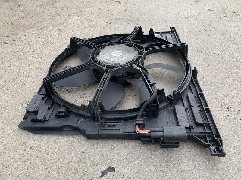 Б/В Диффузор Вентилятор BMW 7 F01 17428509741 17428509741 фото