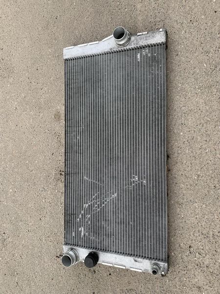 Б/В Радіатор охолодження двигуна BMW 7 F01 F10 F11 17117805627 17117805627 фото