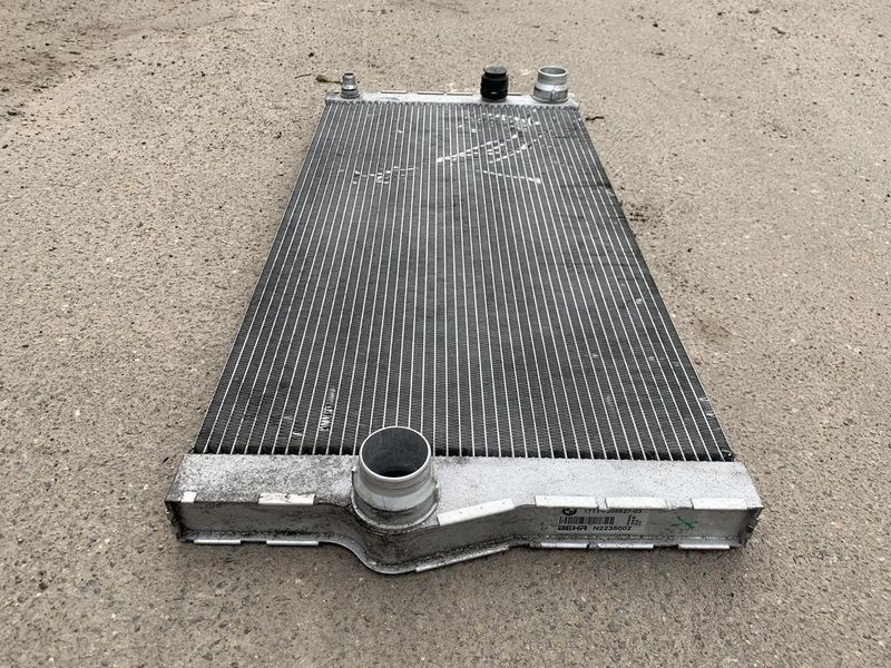 Б/В Радіатор охолодження двигуна BMW 7 F01 F10 F11 17117805627 17117805627 фото